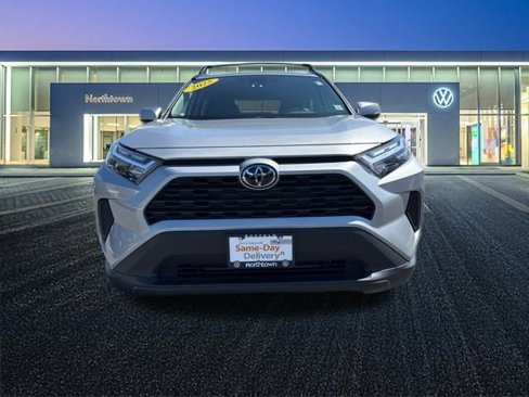 Used 2025 Toyota RAV4 XLE image 9