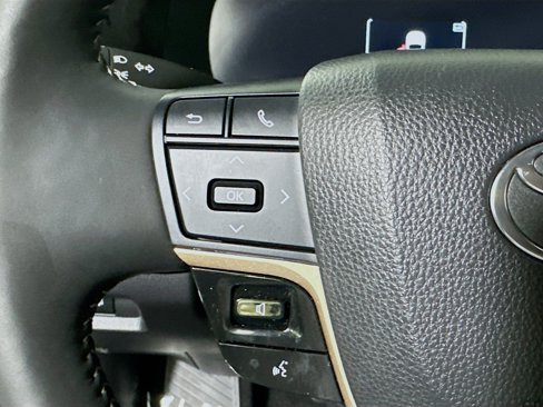 Used 2025 Toyota Crown Signia image 16