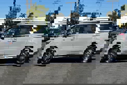 New 2026 Kia Carnival SX image 7