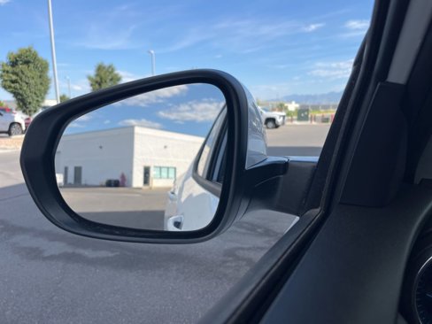New 2025 Chevrolet Trax LT w/ LPO, Blackout Package image 4