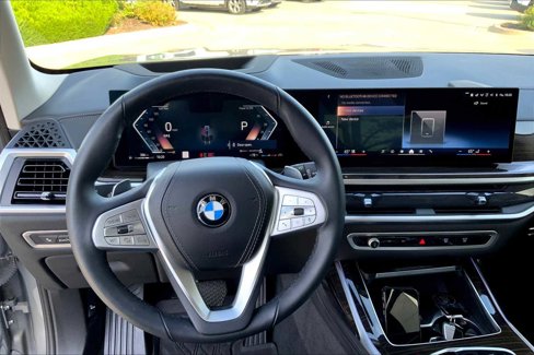 Used 2024 BMW X7 xDrive40i w/ Premium Package image 5