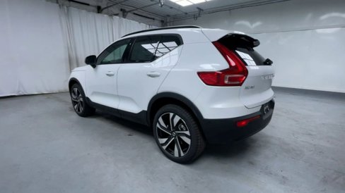 New 2026 Volvo XC40 B5 Ultra w/ Protection Package Premier image 22