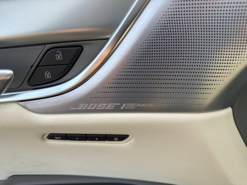 Used 2025 Cadillac XT5 Premium Luxury image 15