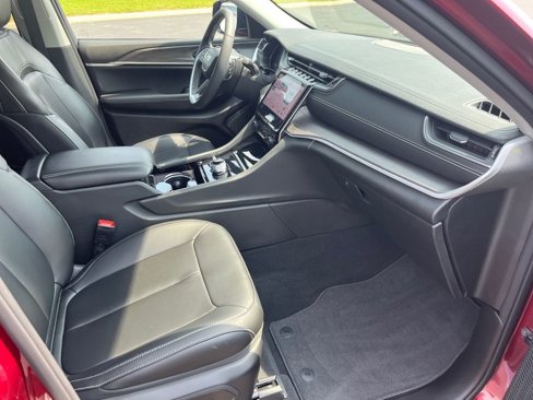 Used 2023 Jeep Grand Cherokee Limited image 19