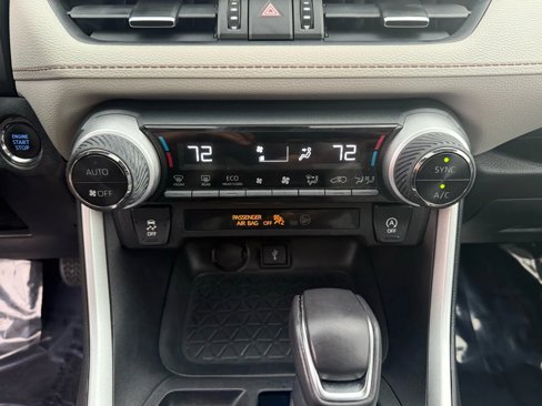 Used 2023 Toyota RAV4 LE image 21
