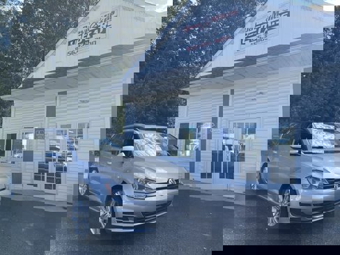 Used 2016 Volkswagen Golf Limited Edition image 1