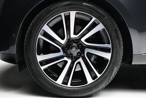 Used 2023 Land Rover Range Rover SE image 5