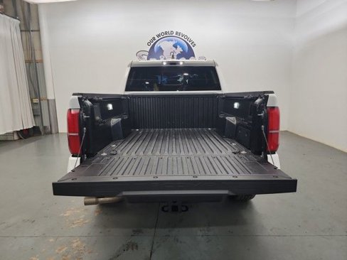 Used 2024 Toyota Tacoma TRD Sport w/ TRD Sport Upgrade Package image 8