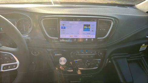 New 2025 Chrysler Pacifica Select image 27