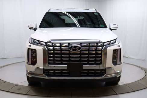 Used 2024 Hyundai Palisade Calligraphy image 3