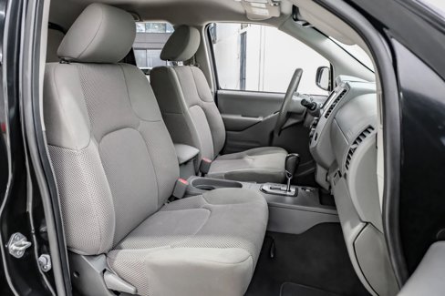 Used 2021 Nissan Frontier SV w/ Midnight Edition Floor Mats image 44