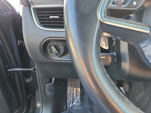 Used 2018 Porsche Macan S image 31