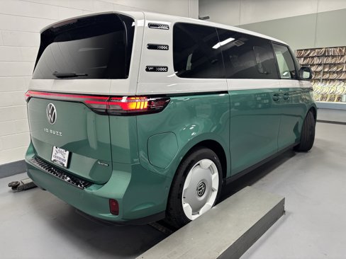 New 2025 Volkswagen ID. Buzz 1st Edition image 8