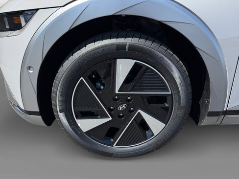 New 2025 Hyundai Ioniq 5 Limited image 9
