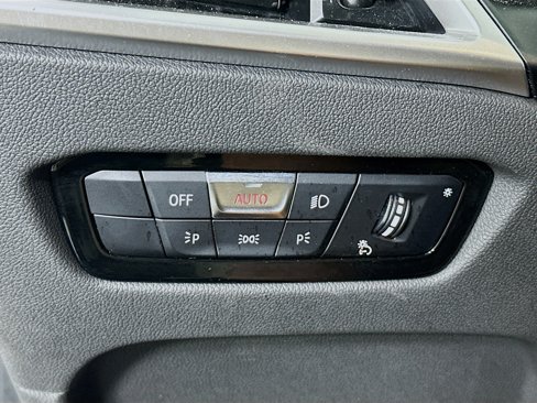 Used 2025 BMW 330i Sedan image 17