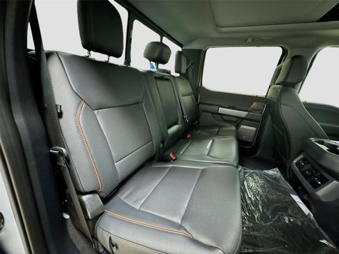New 2025 Ford F250 Lariat w/ Chrome Package image 28
