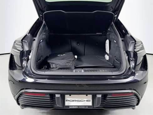 New 2025 Porsche Macan Turbo Electric image 39