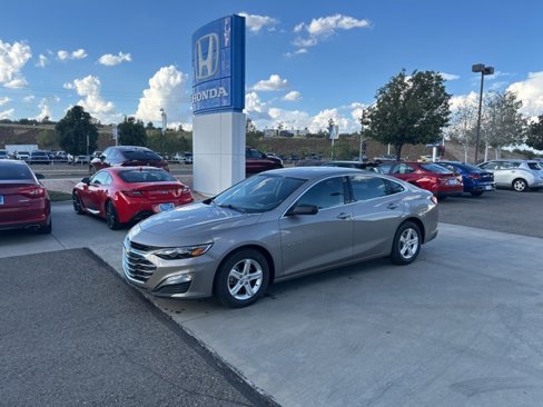 Used 2023 Chevrolet Malibu LS image 1