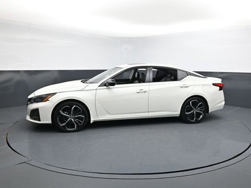 Used 2023 Nissan Altima 2.5 SR image 5