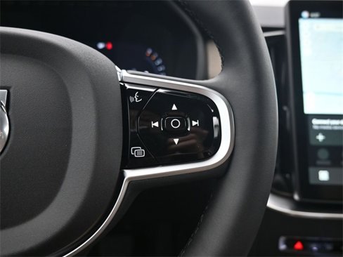 New 2026 Volvo XC90 B6 Plus w/ Protection Package Premier image 25