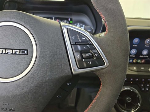 Used 2022 Chevrolet Camaro ZL1 image 17
