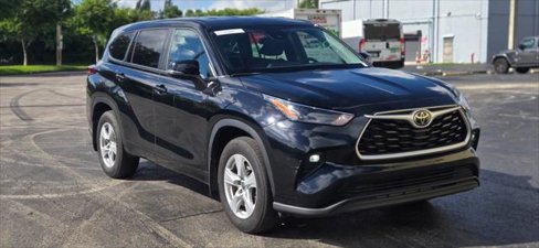 Used 2024 Toyota Highlander LE image 9