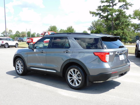 Used 2022 Ford Explorer XLT w/ Equipment Group 202A image 8