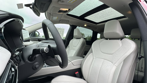 New 2026 INFINITI QX60 Luxe w/ Family Package image 8