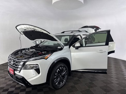 New 2026 Nissan Rogue Platinum image 11