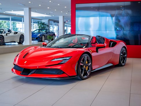 Used 2023 Ferrari SF90 Spider image 4