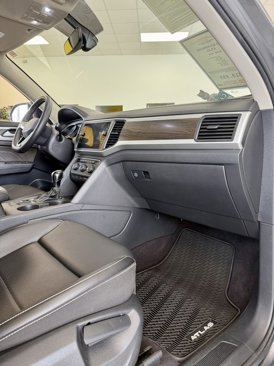 Used 2021 Volkswagen Atlas SE image 12