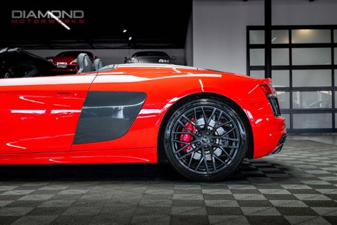 Used 2018 Audi R8 V10 w/ Carbon Exterior Package image 13