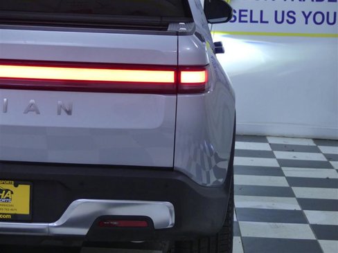 Used 2024 Rivian R1T Adventure image 31
