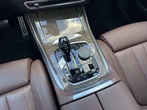 Used 2019 BMW X5 xDrive50i w/ M Sport Package image 25