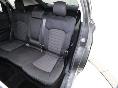Used 2017 Ford Edge SE image 19