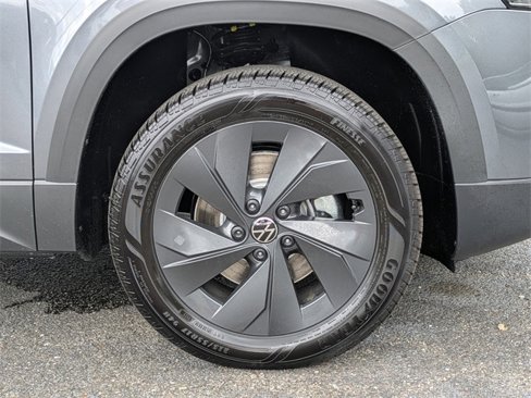 New 2025 Volkswagen Taos S image 13