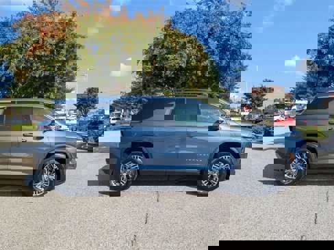 New 2026 Chevrolet Traverse LT w/ Enhanced Driving Package image 9