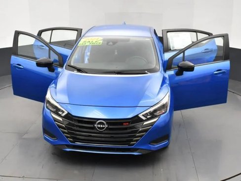 Used 2024 Nissan Versa SR image 10