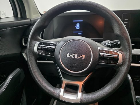 Used 2023 Kia Sportage LX image 4