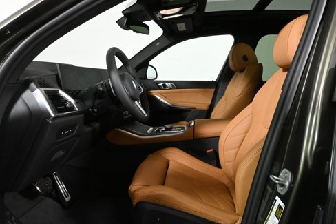 New 2026 BMW X5 xDrive50e w/ M Sport Package image 3
