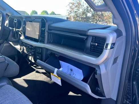 New 2025 Ford F350 XLT w/ Black Appearance Package image 38