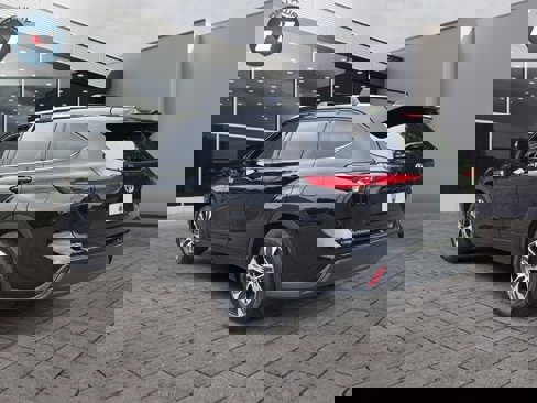 Used 2022 Toyota Highlander XLE image 3