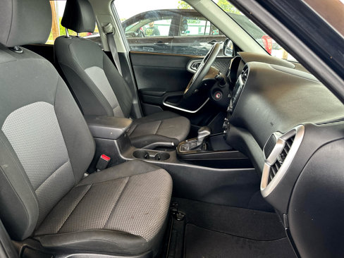 Used 2022 Kia Soul LX image 34