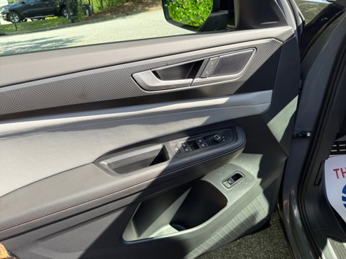 New 2025 Volkswagen Atlas Peak Edition SE image 32