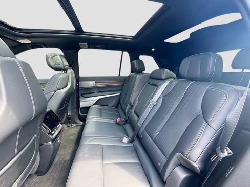 New 2026 Cadillac Vistiq Sport image 25