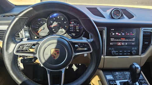 Used 2018 Porsche Macan image 34