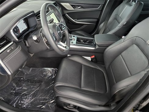 Certified 2024 Jaguar XF R-Dynamic SE image 10
