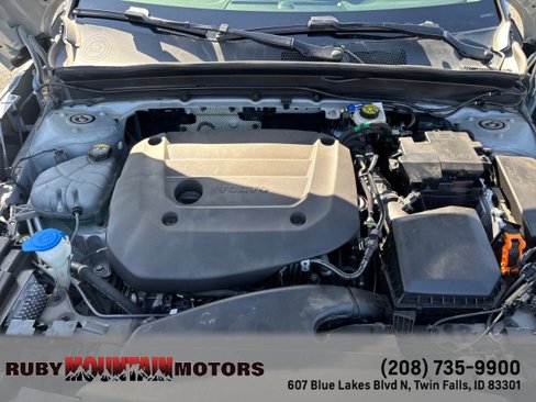 Used 2024 Volvo XC40 B5 Ultimate w/ Protection Package Premier image 27