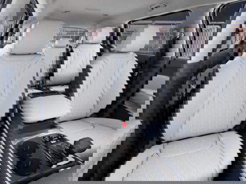 New 2026 Kia Carnival EX image 15