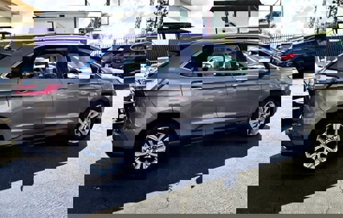 Used 2019 Ford Edge Titanium w/ Cargo Accessory Package image 5